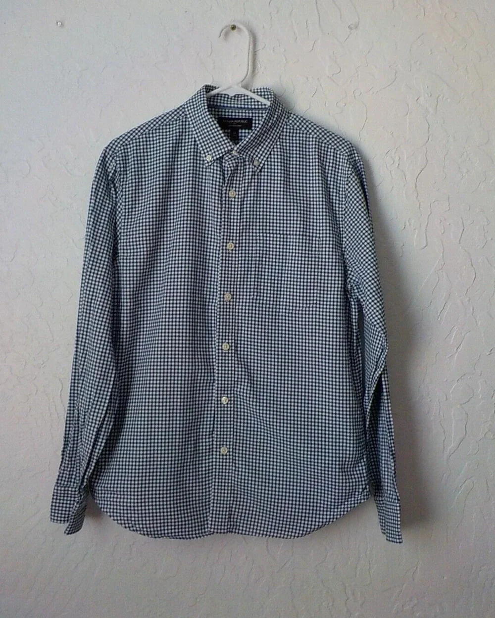 Banana Republic Untucked Blue Plaid Shirt Men Size Medium Button Up Long Sleeve